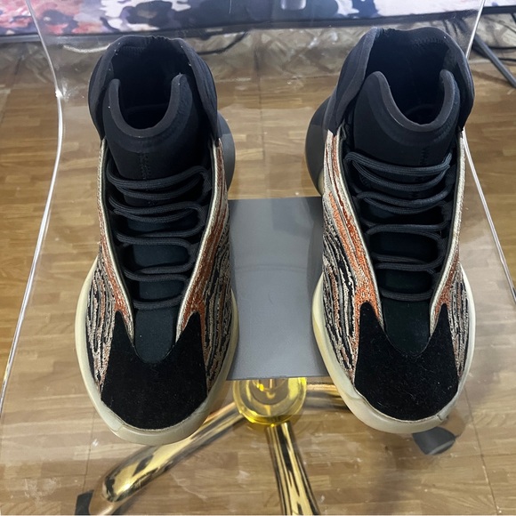 Adidas Yeezy quantum orange flash reflective! - Picture 3 of 4